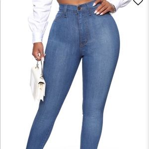 Classic High Waisted Jeans